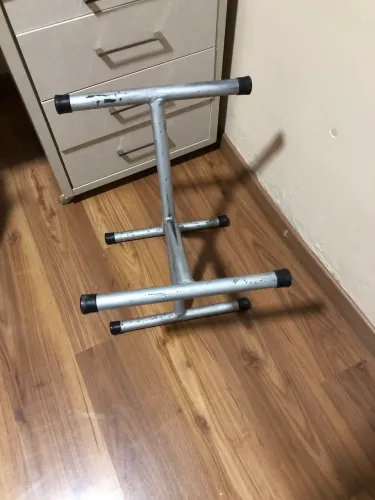 Suporte para amplificador ( ou caixa de som )