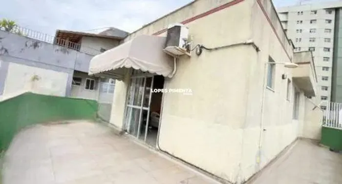 Cobertura com 03 quartos, 03 vagas, elevador e lazer a venda no Grajaú