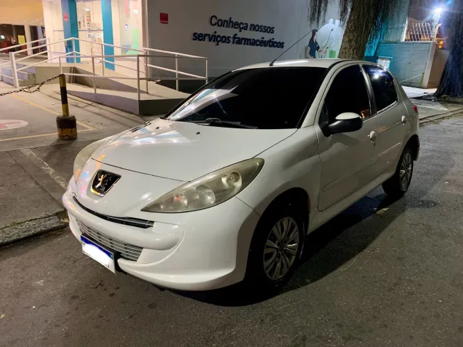 Peugeot 207 Active 1.4 Flex 8V 5P 2014