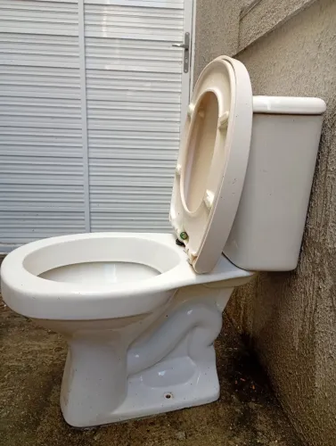 Vaso Sanitário Deca Branco com caixa acoplada