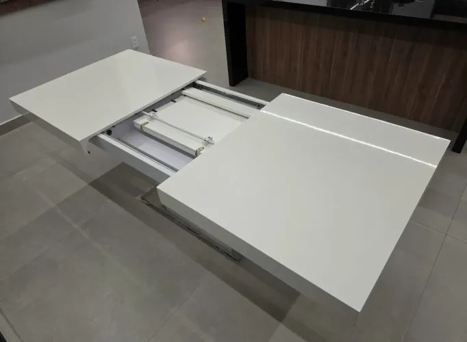 Mesa de Jantar com 6 cadeiras