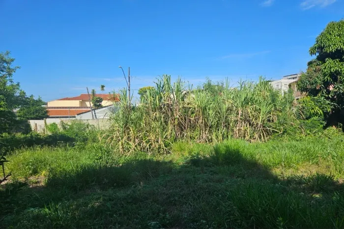 Lote dos Sonhos em Cláudio: 506 m² Prontos para Construir e Realizar Seus Planos