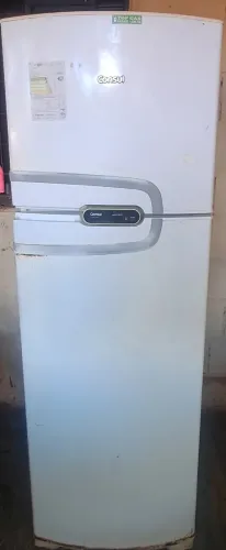 Geladeira Consul - R$ 450,00 Vendo geladeira Consul em perfeito funcionamento. Gela muito