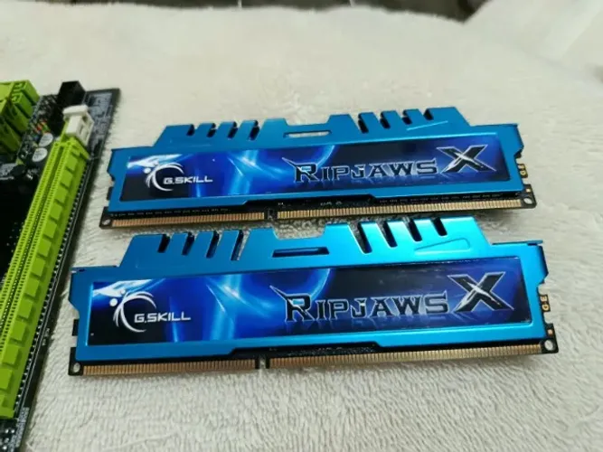 Kit Intel i3 3240 + Placa-mãe H61 + 8GB RAM DDR3