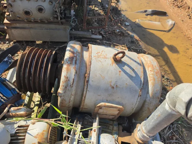 Motor elétrico 75 cv com quadro de partida 