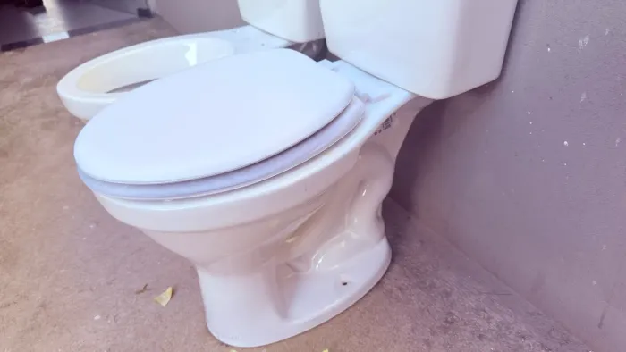 VASO SANITÁRIO COM CAIXA ACOPLADA
