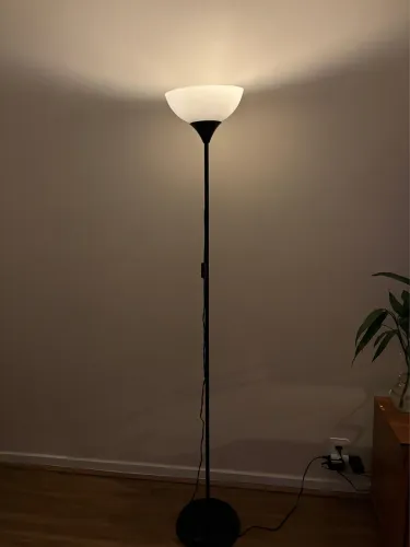 Luminária de Coluna / Abajur de Piso com Cúpula de Vidro