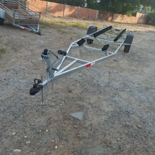 Reboque para transporte de Barco Lancha 5 metros 