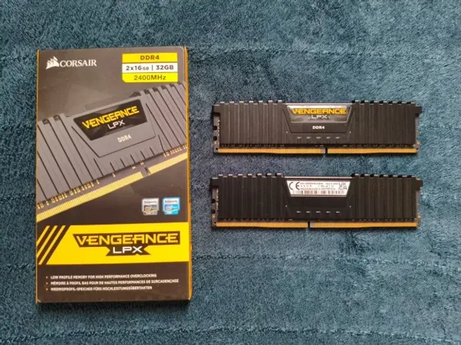 Memória RAM Corsair Vegeance 2x16Gb (32Gb totais) DDR4