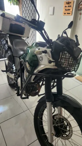 Vende-se tenere 250cc toda revenda moto impecável contato * João Batista.