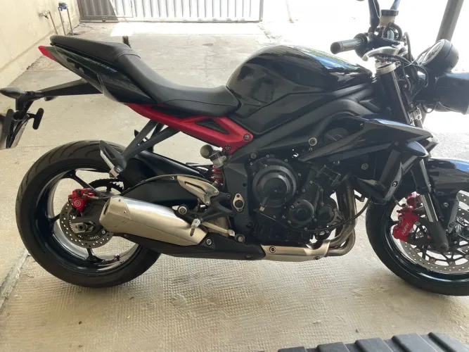 Vendo ou troco Street Triple 675R 13/14
