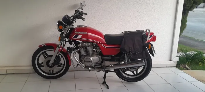 CB 400 ANO 1982