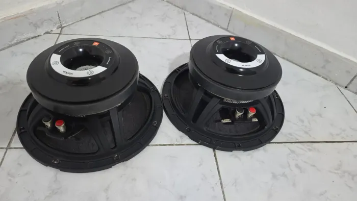 Vendo par de medios de 10 jbl de 400 RMS estao originais  