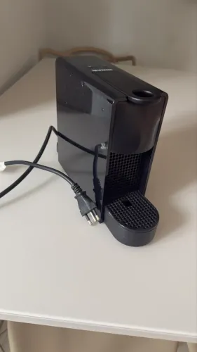 cafeteira nespresso essenza mini