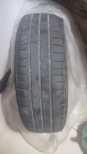 Pneu meia vida 175/65R14.