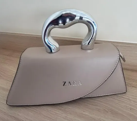 Bolsa Zara feminina em couro ombro ou mão