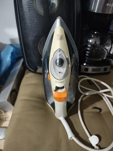 Ferro de Passar a Vapor Black+Decker FX3100-BR 127