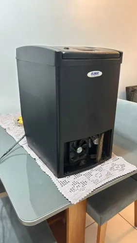 Geladeira automotiva Elber