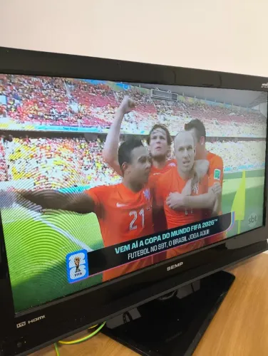 TV 32" Semp funciona perfeitamente
