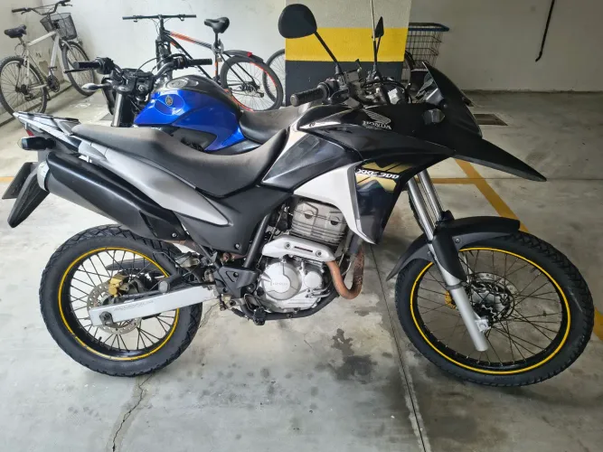 Honda XRE 300 nova