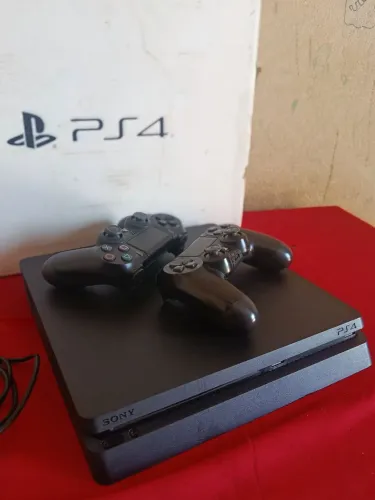 Ps4 slim conservado