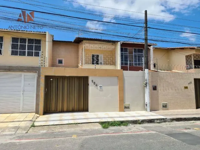 Casa com 3 dormitórios para alugar, 140 m² por R$ 2.300,00/mês - Itaperi - Fortaleza/CE
