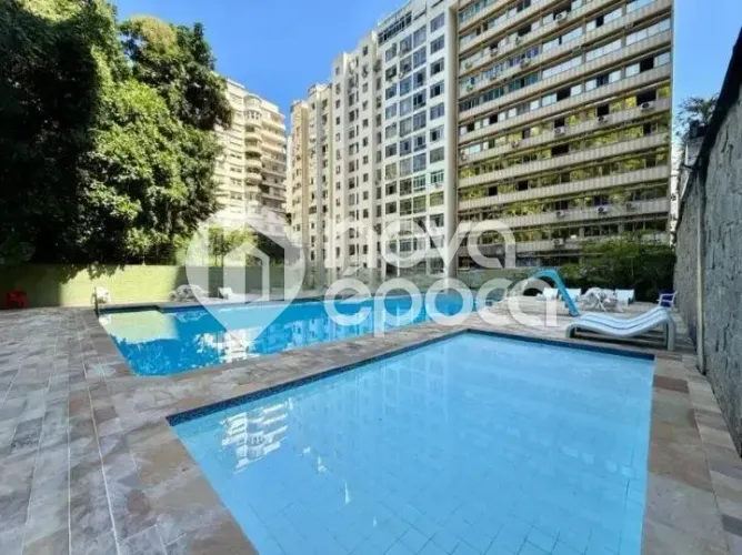 Imóvel para venda possui 82 metros quadrados com 2 quartos em Leme - Rio de Janeiro - RJ