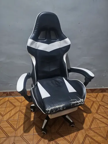 Cadeira, mouse e mousepad gamer