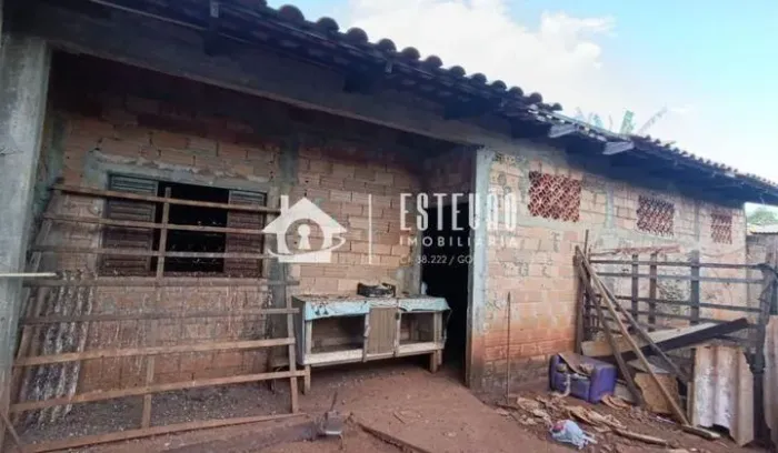 Lote no Jardim Mariliza, Goiânia. 420 metros com barracâo inacabado.
