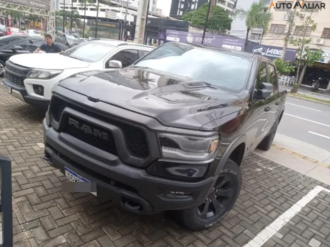 RAM 1500 V8 GASOLINA REBEL CD 4X4 AUTOMATICO