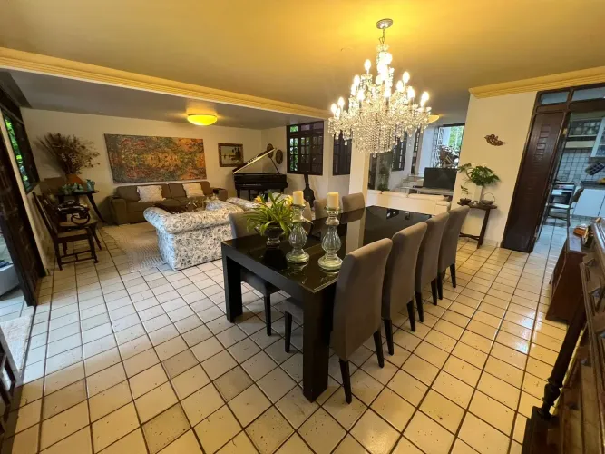 Casa Alto Padrão, 497m², com 04 quartos, 02 suítes, No condomínio Aldebaran Beta