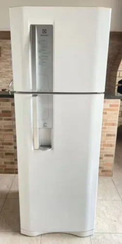 VENDE-SE GELADEIRA ELECTROLUX DUPLEX FROST FREE EXCELENTE ESTADO ? estado de nova 