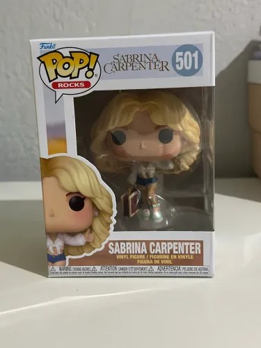 Funko Pop! Sabrina Carpenter #501 + Funko Pop! Eleven with eggos #421