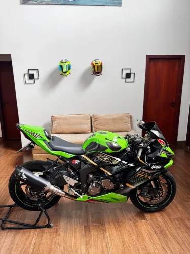 KAWASAKI ZX636 - Para pessoas exigentes 