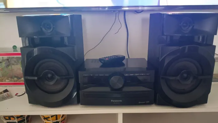 Radio bluetooth , LCD entre outras funções