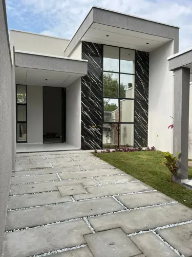 Casa Plana de Alto Padrão à Venda na Sapiranga | 3 Suítes | Terreno Amplo