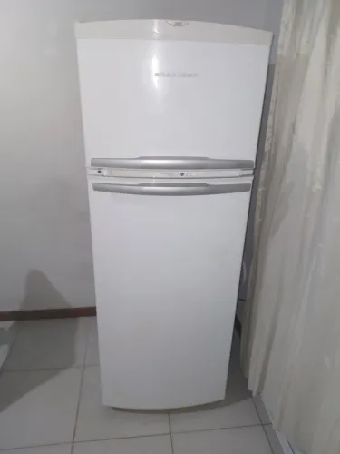 Galadeira frost free 350 litros entrego por 800 reais