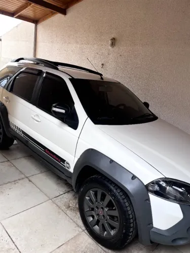 Fiat Palio Weekend Adventure Locker 1.8 Flex 2019