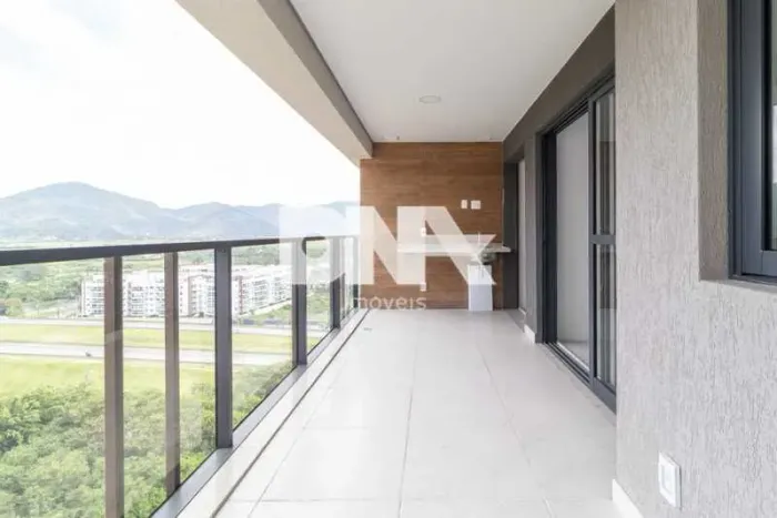 Apartamento - / Residencial / Recreio dos Bandeirantes
