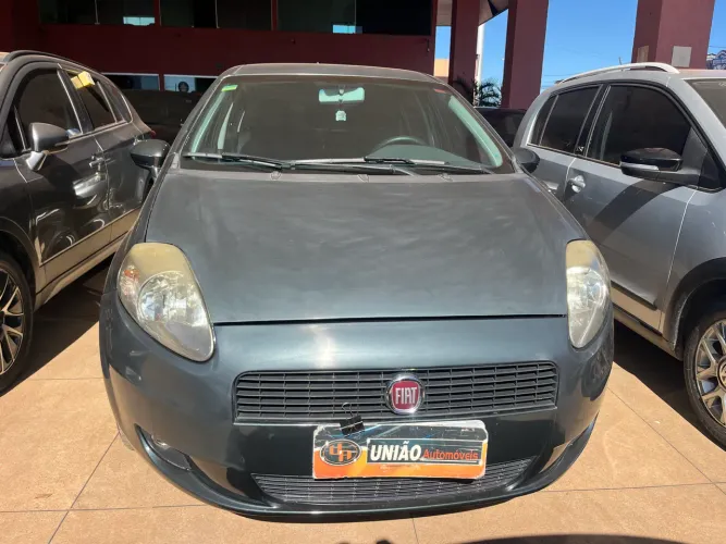 Fiat Punto Attractive 1.4 Fire Flex 8V 5P 2012