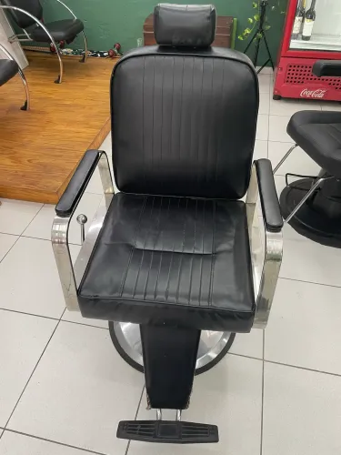 Cadeira de barbeiro reclinável