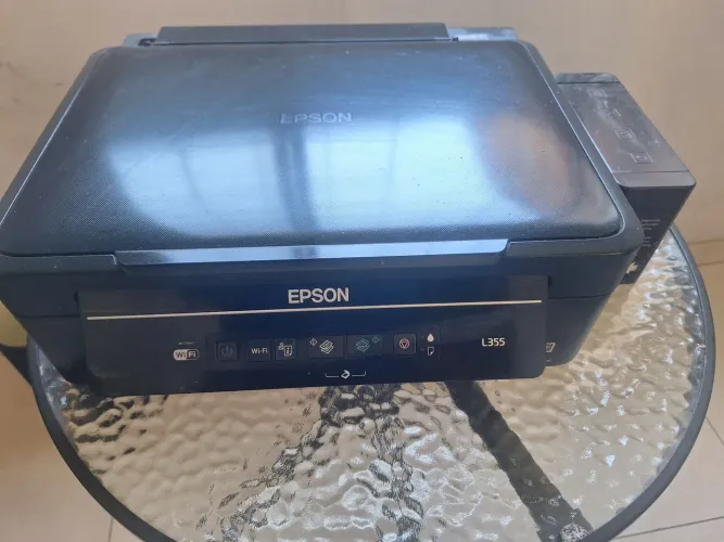 Impressora L355 com defeito, para retirada de peças ou concerto.