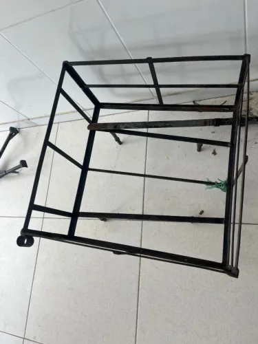Suporte para transportar galão de água