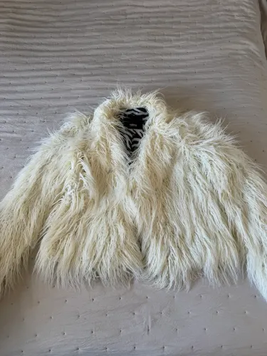 Casaco de pelos Colcci