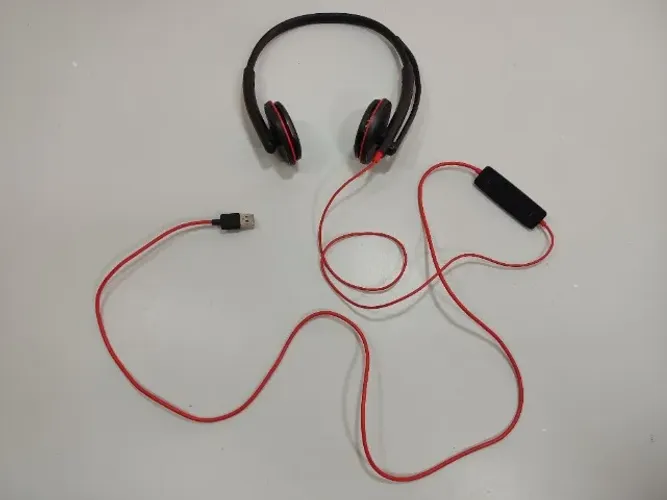 Fone Headset Plantronics Blackwire C3220 Usb S/espumas Nrs (Usado)