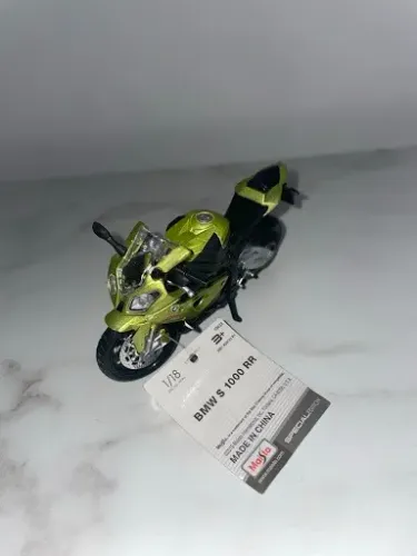 Miniatura BMW S 1000 RR - Escala 1:18 Maisto (Verde Ácido / Acid Green)