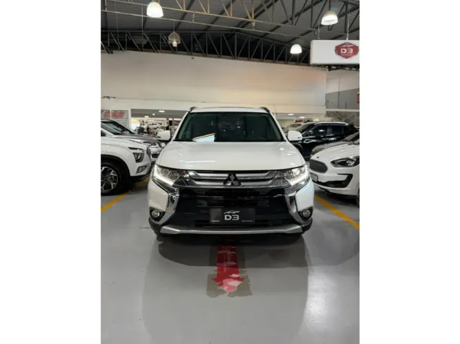 Mitsubishi Outlander Comfort 2.0 16V Aut. 2016