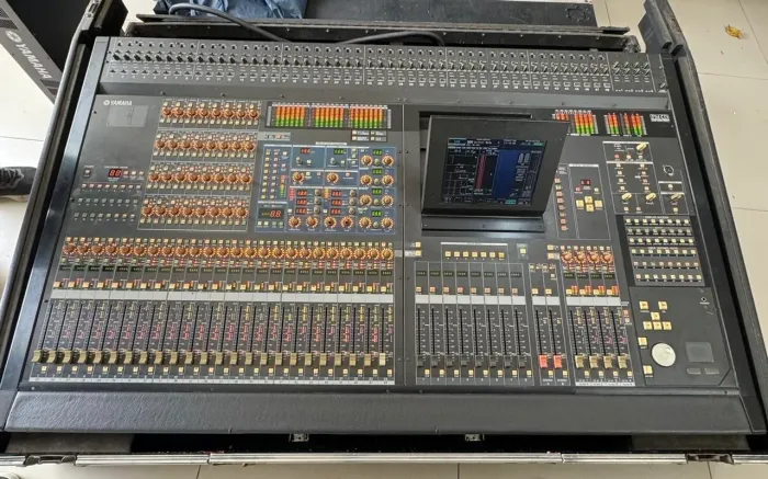 PM5D STANDARD COM CASE MESA MIXER DIGITAL YAMAHA