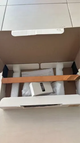 Toalheiro 30 cm marca DECA linha VERSA cor RED GOLD NOVO