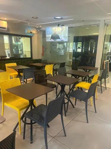 PASSA-SE O PONTO RESTAURANTE COMPLETO E MONTADO NA BARRA DA TIJUCA